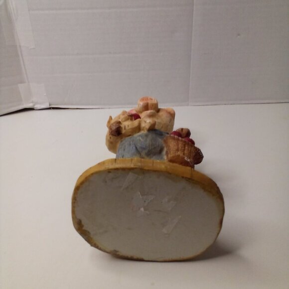 Pig In Overalls Farmer Bobblehead Piglet Baby Apples Resin Cottagecore Country - Picture 13 of 14